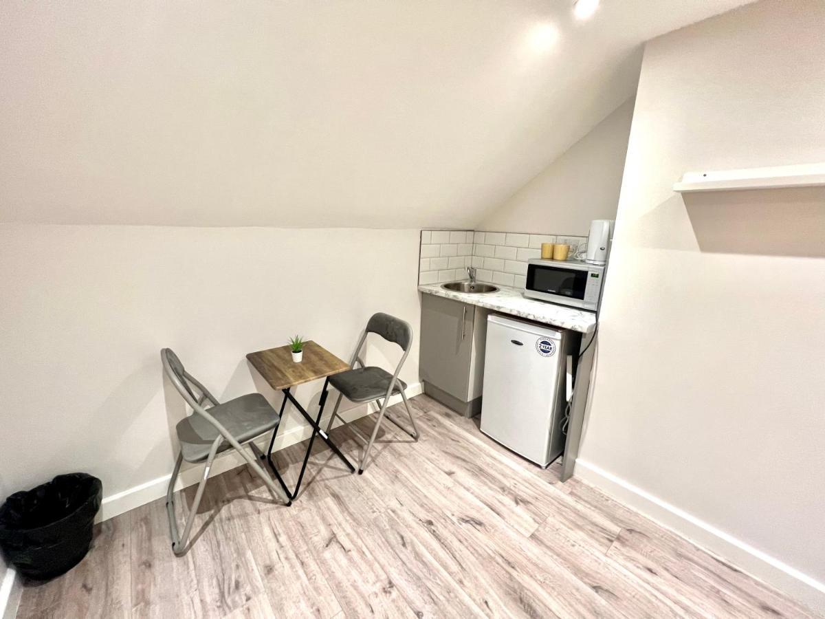 Golden Residences - Oakway Feltham 외부 사진