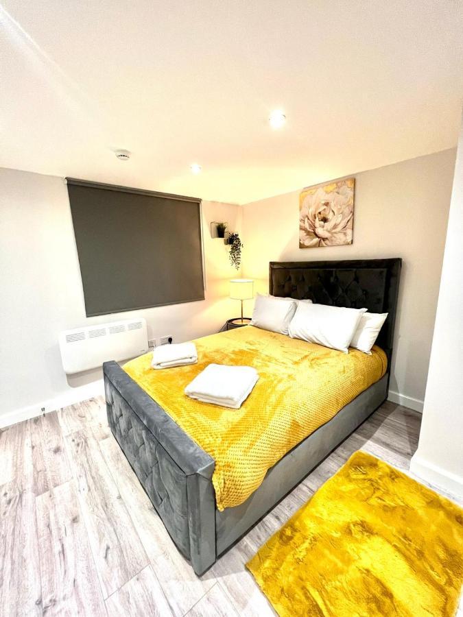 Golden Residences - Oakway Feltham 외부 사진