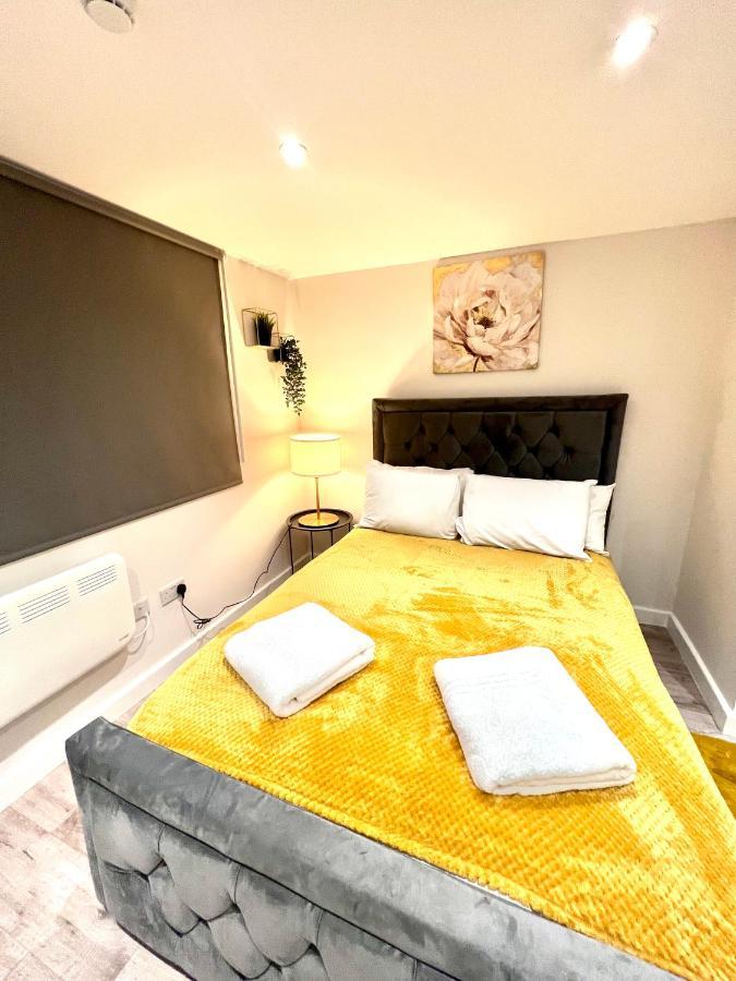 Golden Residences - Oakway Feltham 외부 사진