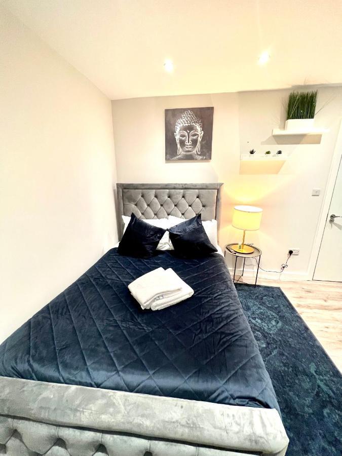 Golden Residences - Oakway Feltham 외부 사진