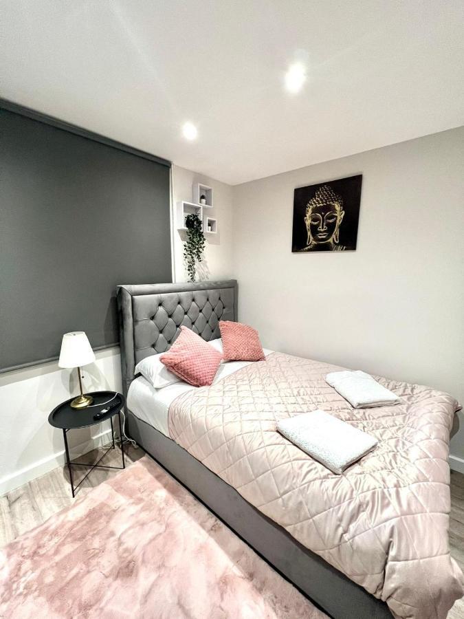 Golden Residences - Oakway Feltham 외부 사진