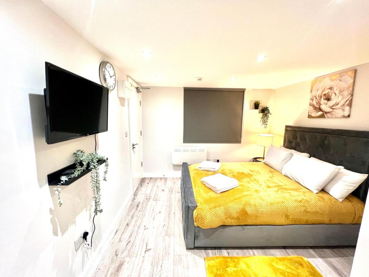Golden Residences - Oakway Feltham 외부 사진